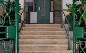 Succeed Campo Pequeno Guest House